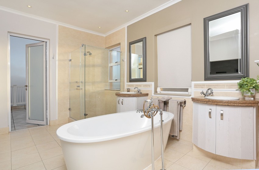 4 Bedroom Property for Sale in Pinnacle Point Golf Estate Western Cape